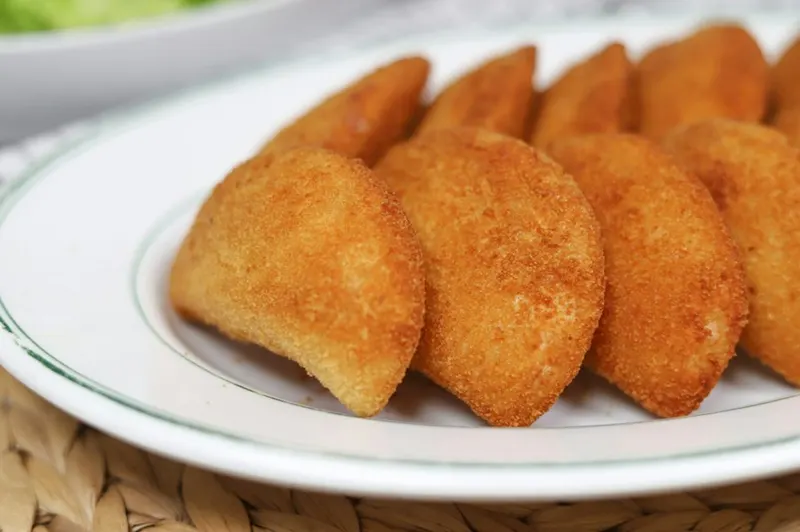 Empanada de queso frita